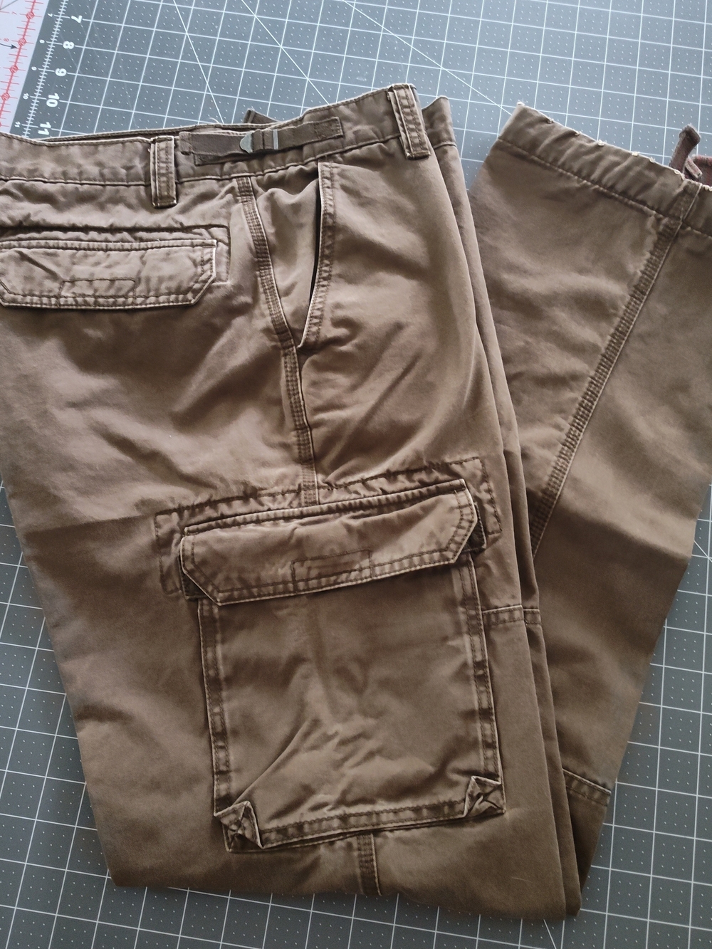 Vintage Old Navy Surplus Co. Men's Brown Cargo Pants 32x34